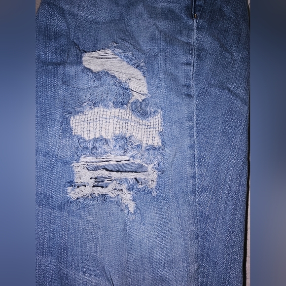 Torrid bombshell skinny size 16 blue ripped jeans short length - Picture 4 of 6